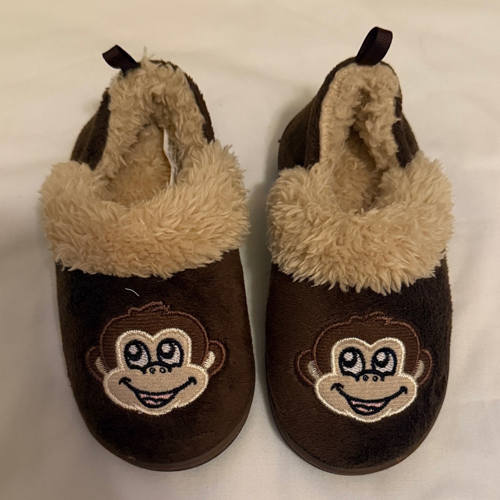 Brown Monkey Face Slippers medium 7/8